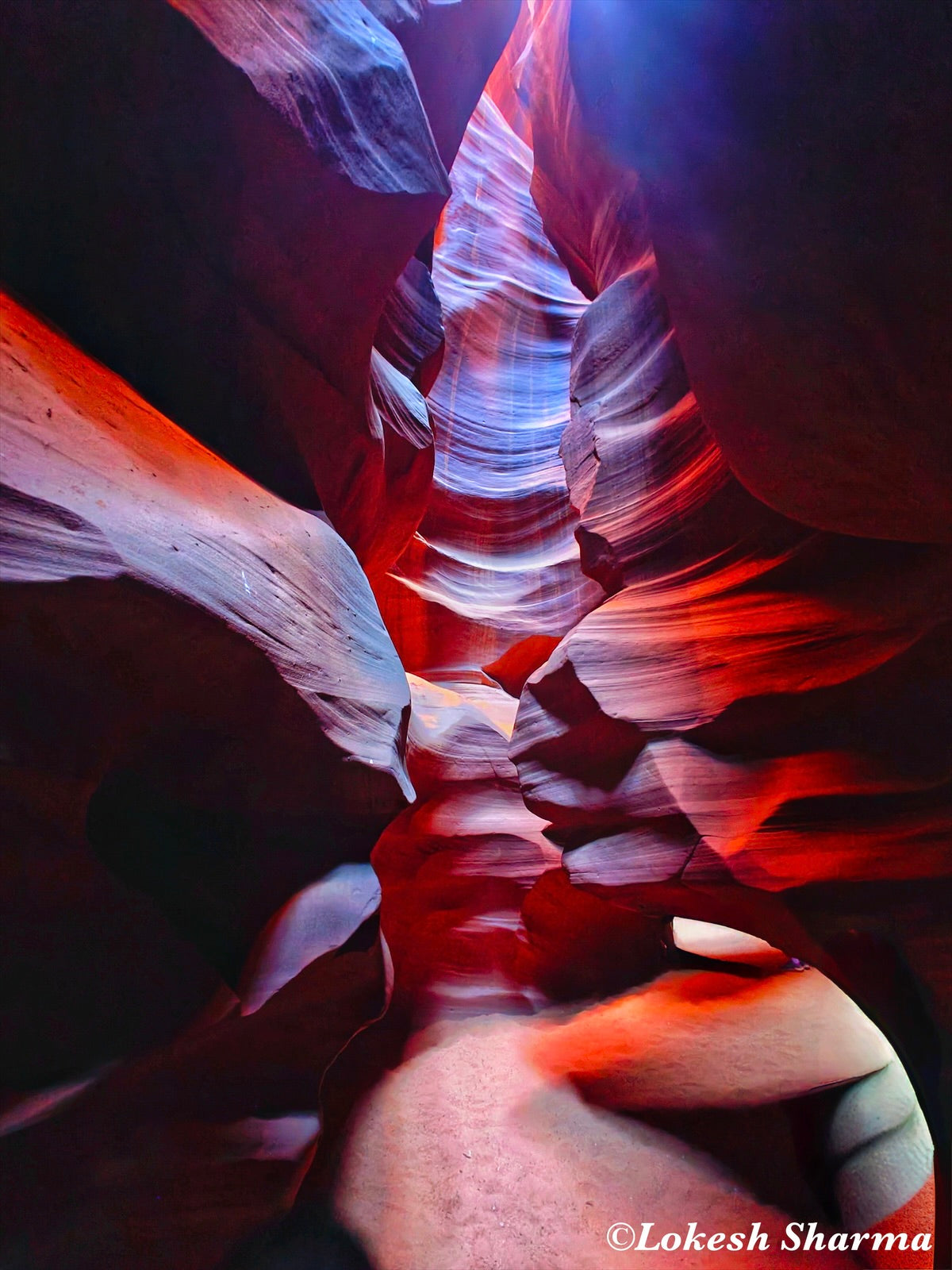 Canyon that breathes Light - Antelope Canyon